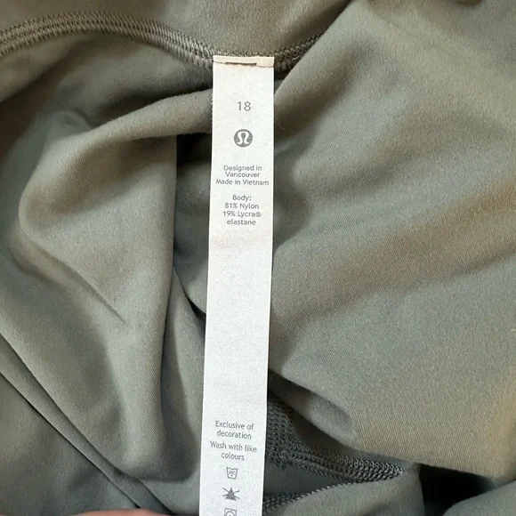 Lululemon Olive Green bike shorts sz 18 5in inseam - Picture 2 of 3
